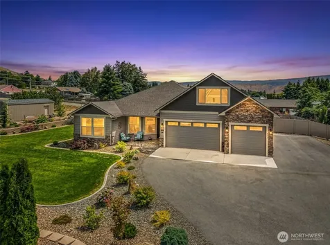 2777 NW Arlenes Court East Wenatchee WA 98802