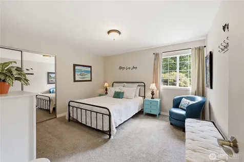 15153 Sunrise Drive NE Bainbridge Island WA 98110