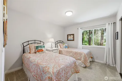 15153 Sunrise Drive NE Bainbridge Island WA 98110