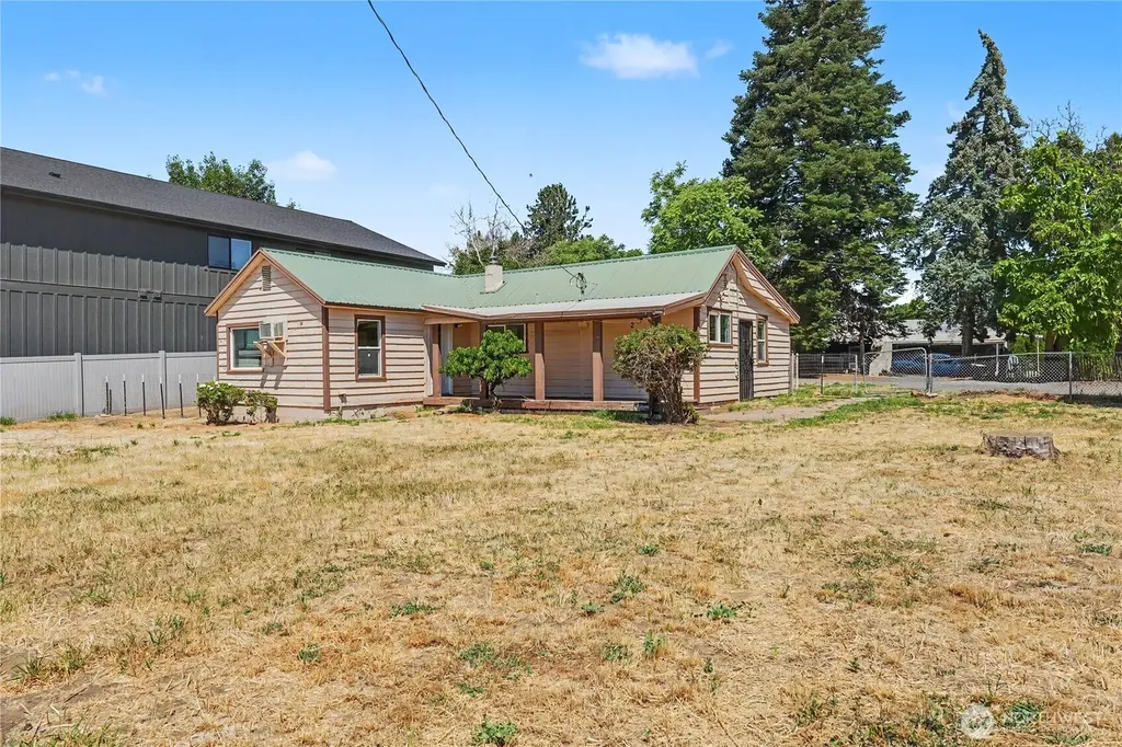 68 N Nevada Avenue East Wenatchee WA 98802