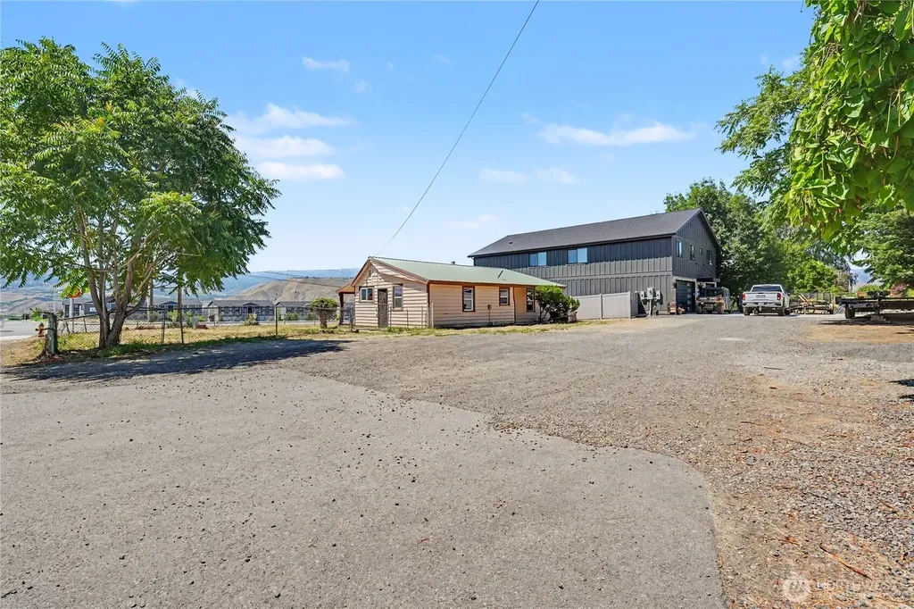 68 N Nevada Avenue East Wenatchee WA 98802