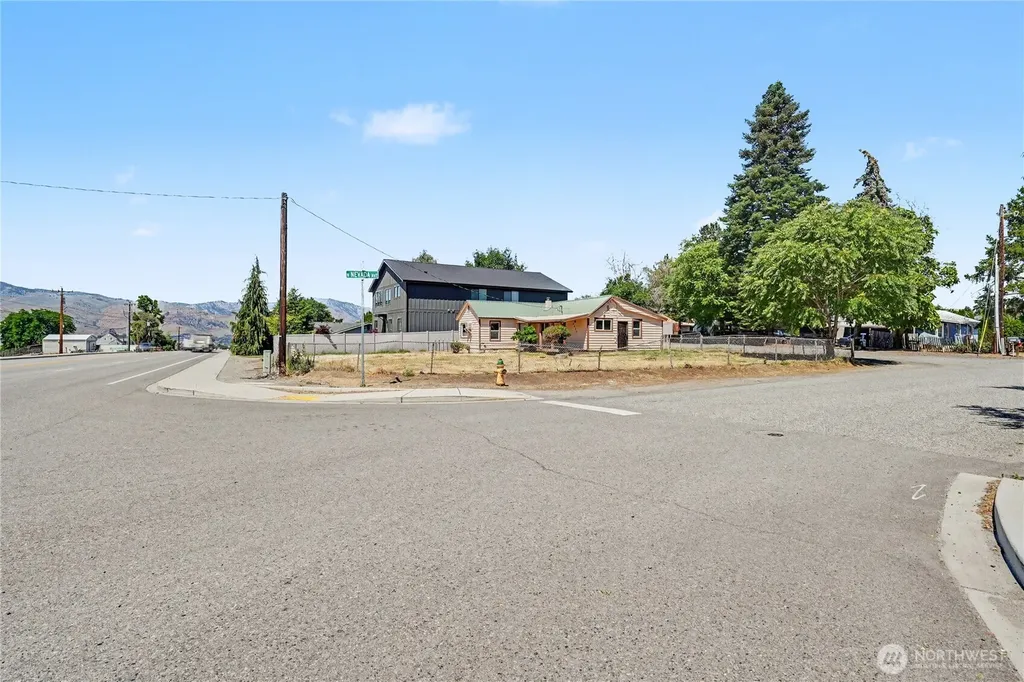 68 N Nevada Avenue East Wenatchee WA 98802