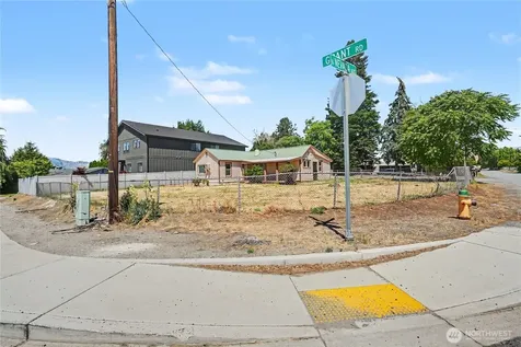 68 N Nevada Avenue East Wenatchee WA 98802