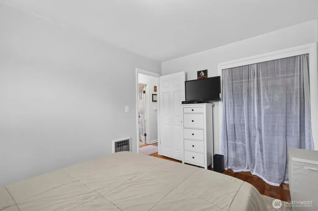306 Douglas Street Longview WA 98632