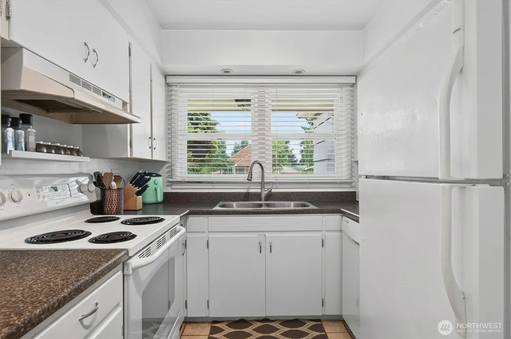 306 Douglas Street Longview WA 98632