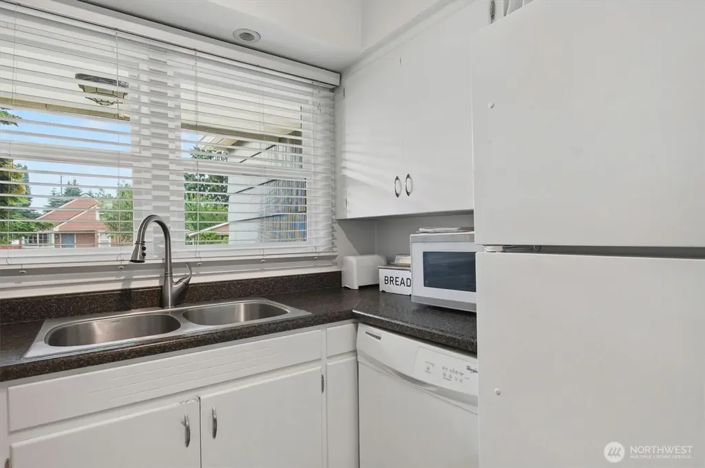 306 Douglas Street Longview WA 98632
