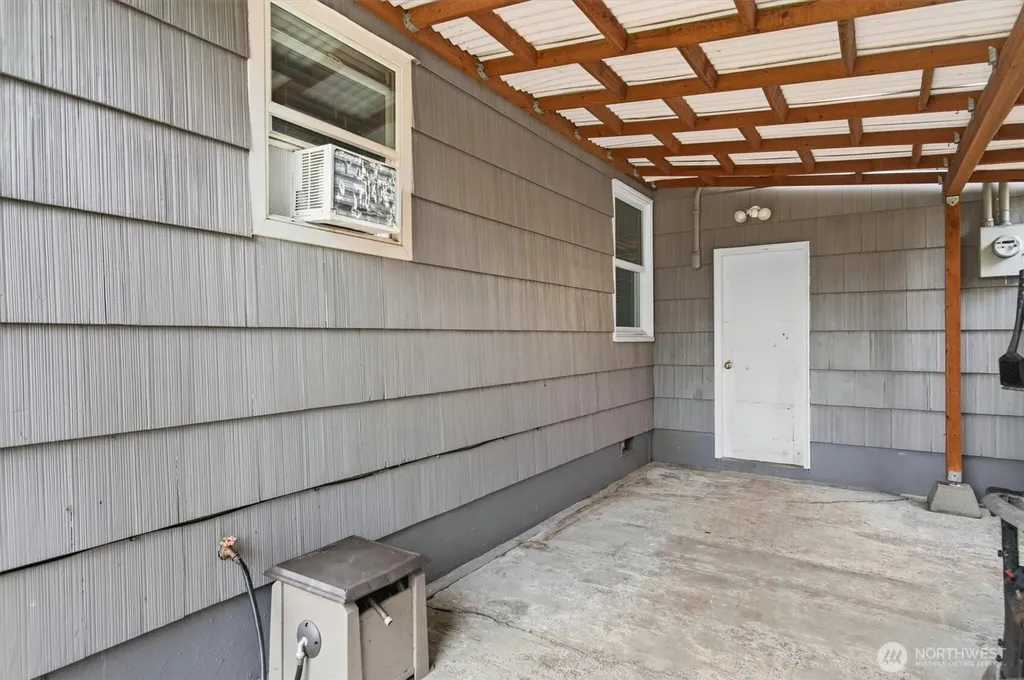 306 Douglas Street Longview WA 98632