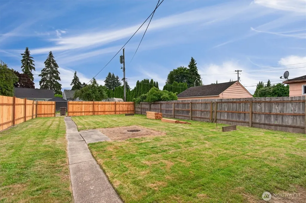 306 Douglas Street Longview WA 98632