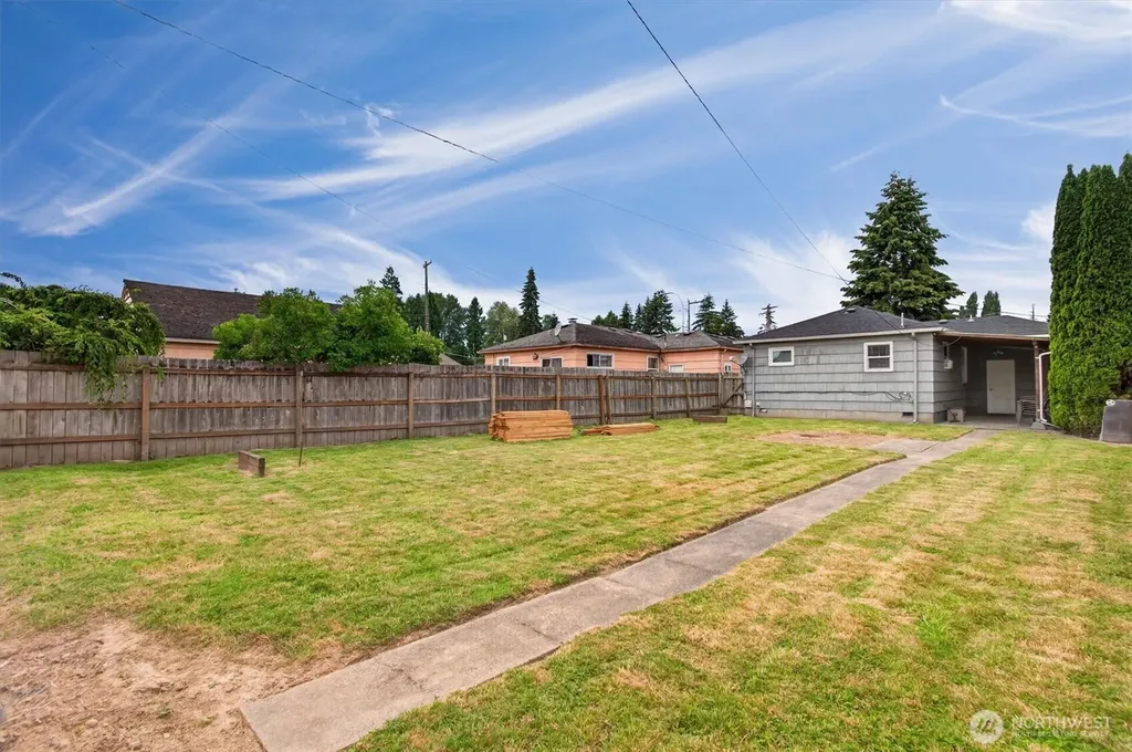 306 Douglas Street Longview WA 98632