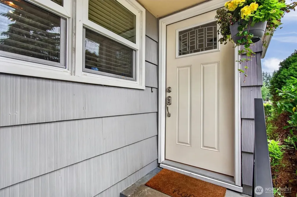 306 Douglas Street Longview WA 98632