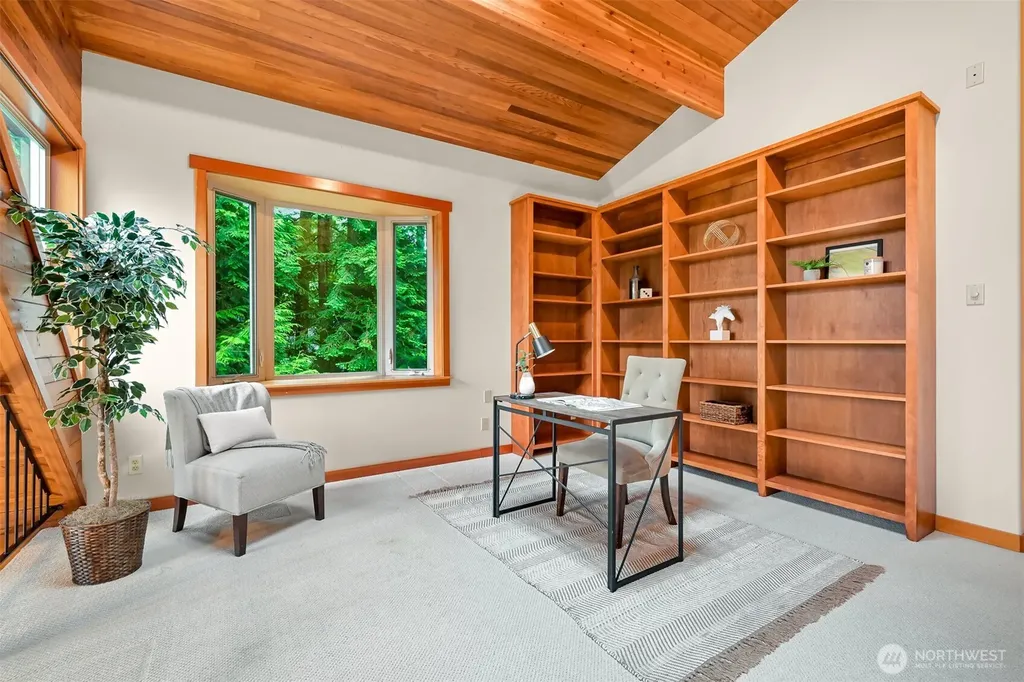 37 N Summit Drive Bellingham WA 98229