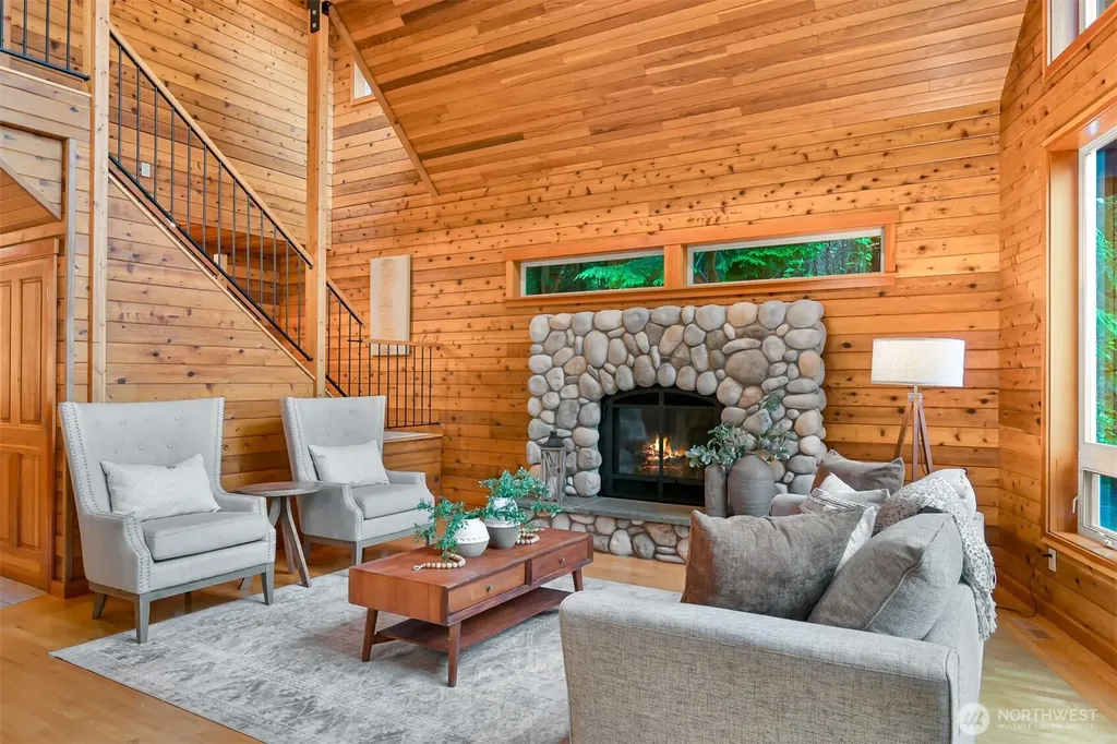 37 N Summit Drive Bellingham WA 98229