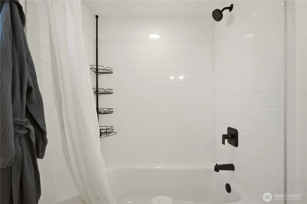 9016 12th Avenue SW Seattle WA 98106