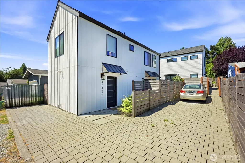 9016 12th Avenue SW Seattle WA 98106