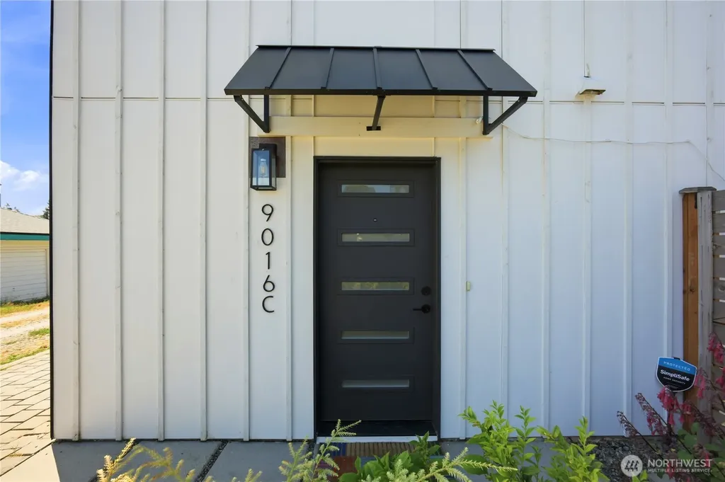 9016 12th Avenue SW Seattle WA 98106