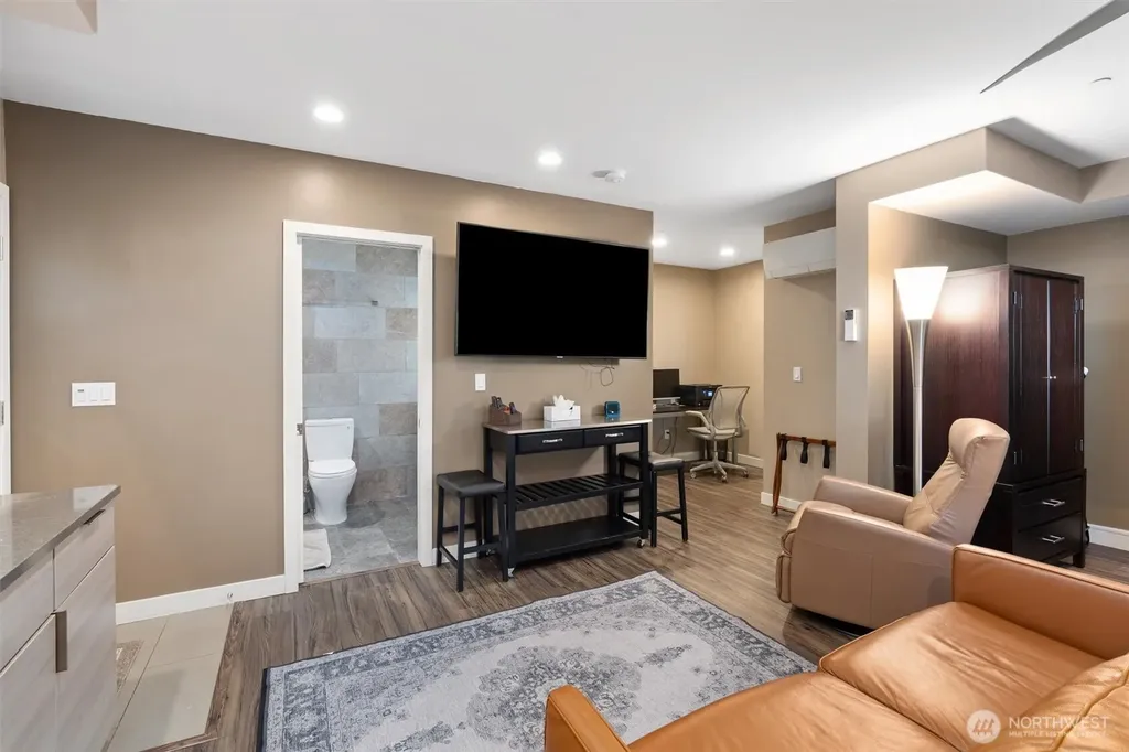 7337 151st Avenue NE Redmond WA 98052