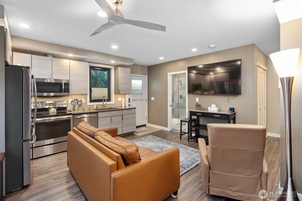 7337 151st Avenue NE Redmond WA 98052