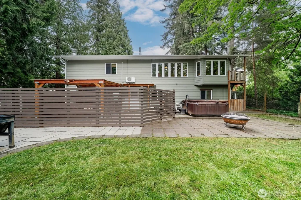 7337 151st Avenue NE Redmond WA 98052
