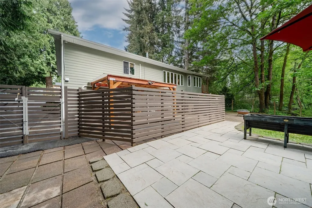 7337 151st Avenue NE Redmond WA 98052
