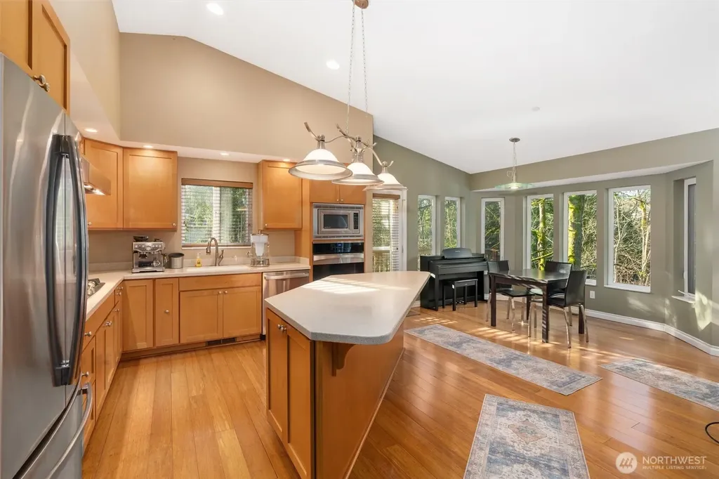 7337 151st Avenue NE Redmond WA 98052