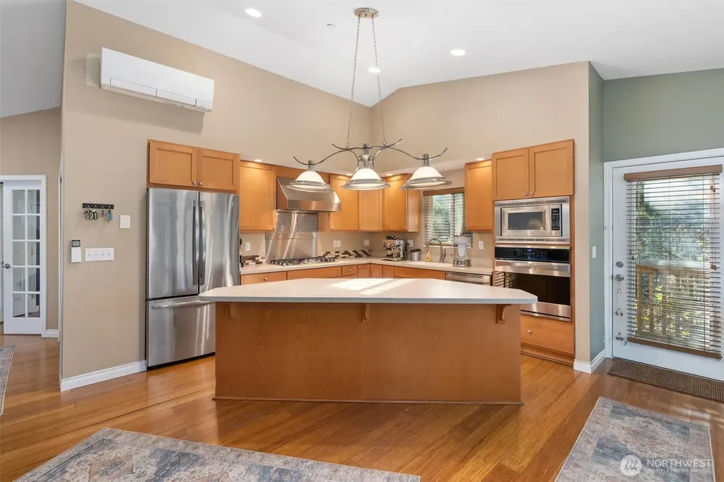 7337 151st Avenue NE Redmond WA 98052