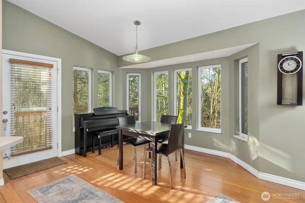7337 151st Avenue NE Redmond WA 98052