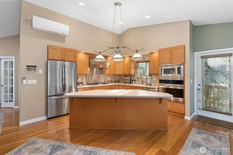 7337 151st Avenue NE Redmond WA 98052