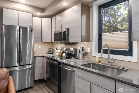 7337 151st Avenue NE Redmond WA 98052