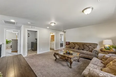 13931 E 63rd Avenue E Puyallup WA 98373