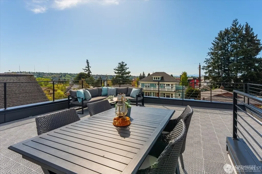 4116 Burke Avenue N Seattle WA 98103