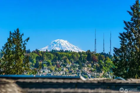 4116 Burke Avenue N Seattle WA 98103