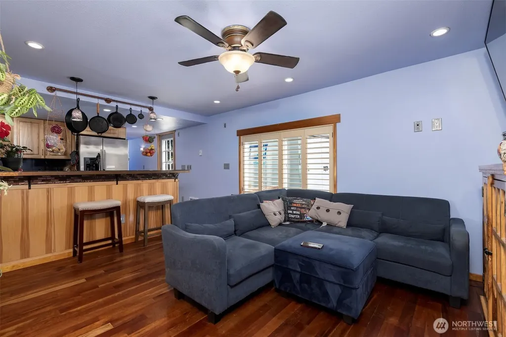 302 E Oak Street Shelton WA 98584