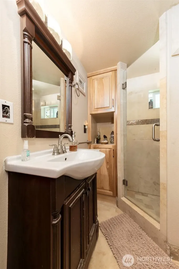 302 E Oak Street Shelton WA 98584