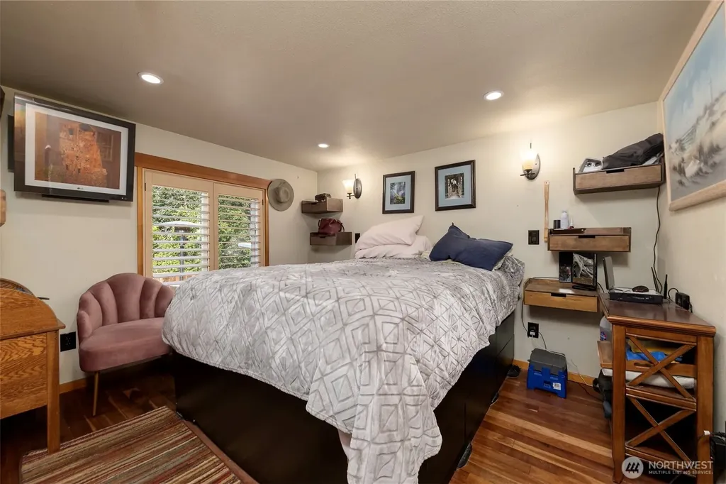 302 E Oak Street Shelton WA 98584