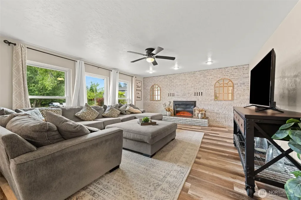 624 W Cedar Avenue Montesano WA 98563