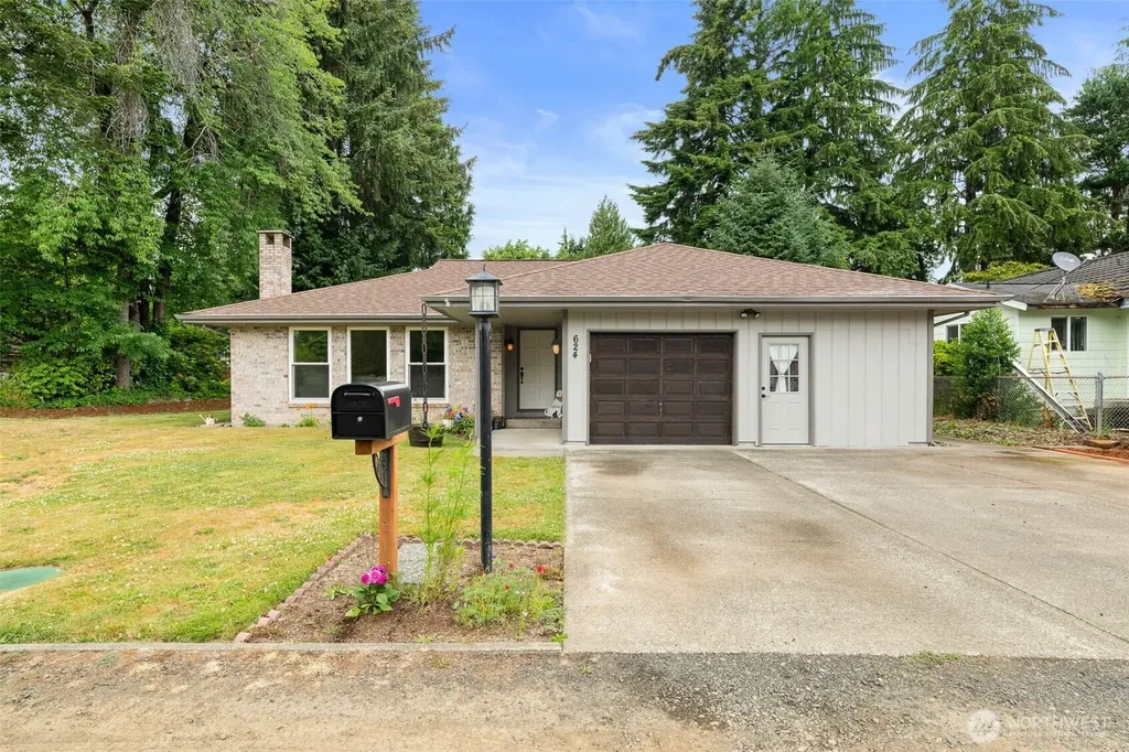 624 W Cedar Avenue Montesano WA 98563