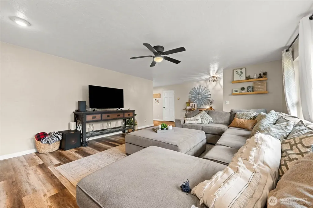 624 W Cedar Avenue Montesano WA 98563