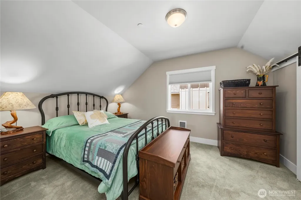 31024 6th Lane SW Federal Way WA 98023