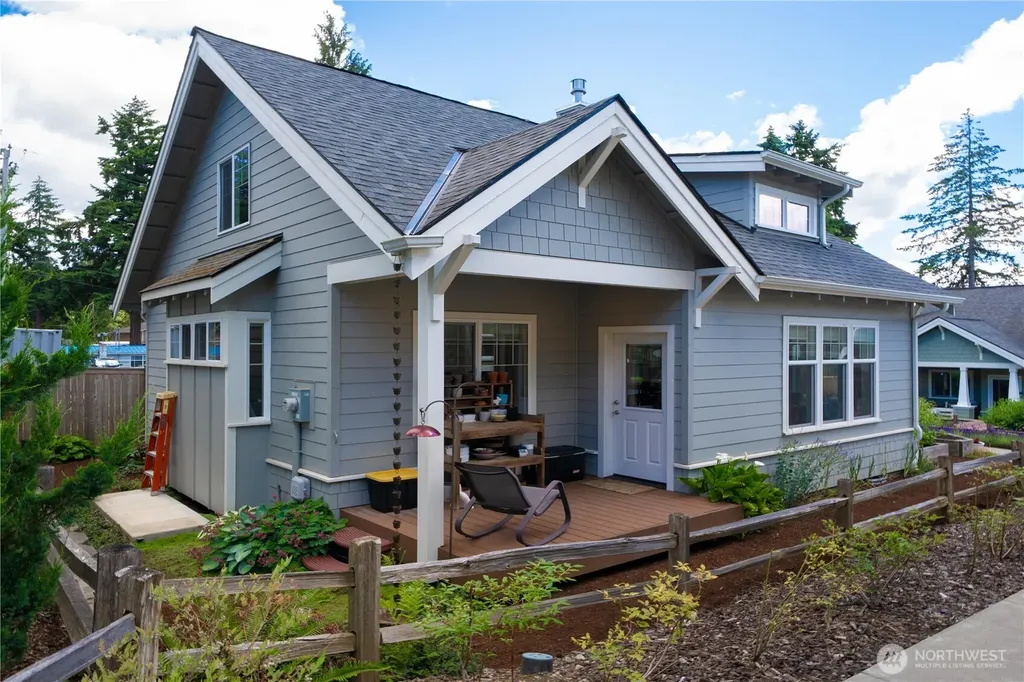 31024 6th Lane SW Federal Way WA 98023