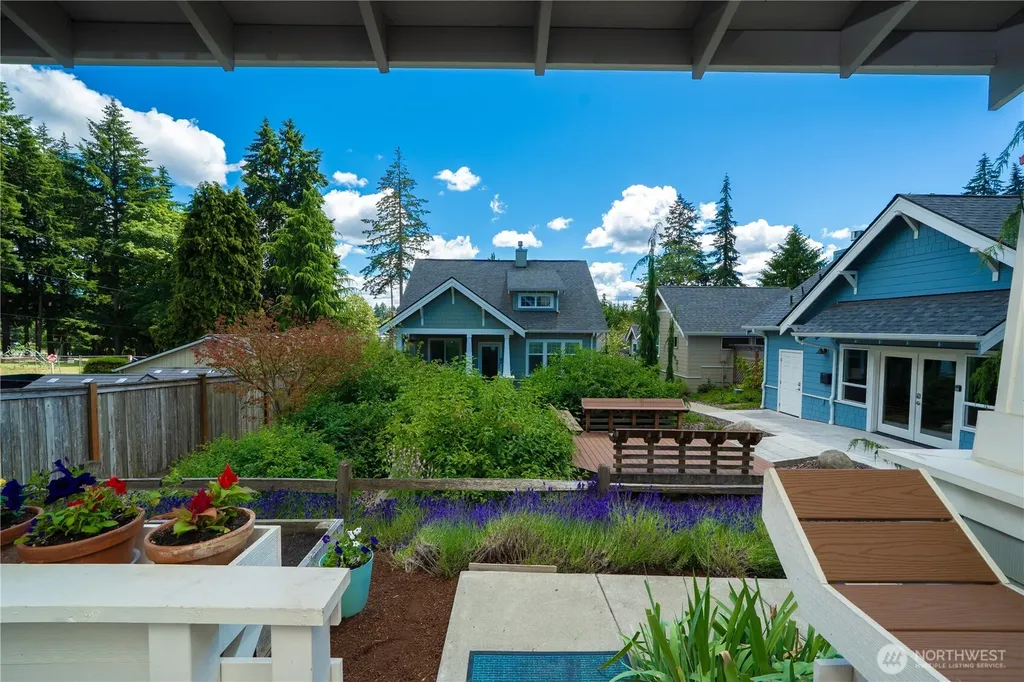 31024 6th Lane SW Federal Way WA 98023