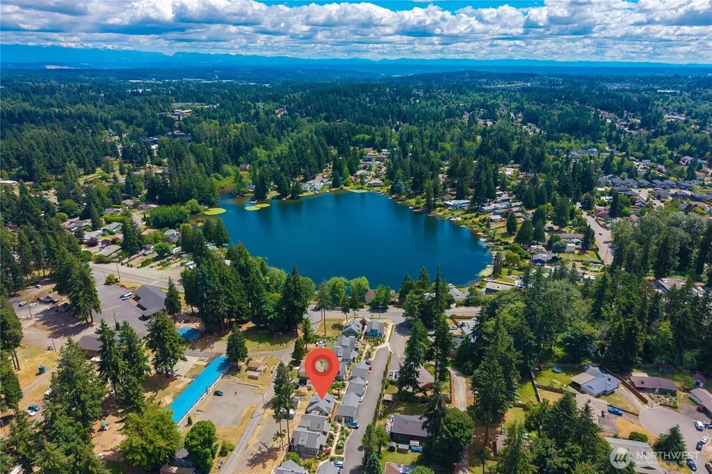 31024 6th Lane SW Federal Way WA 98023