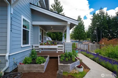 31024 6th Lane SW Federal Way WA 98023