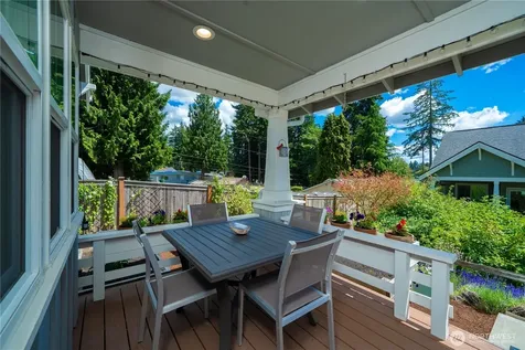 31024 6th Lane SW Federal Way WA 98023
