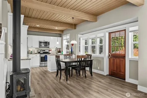 31024 6th Lane SW Federal Way WA 98023