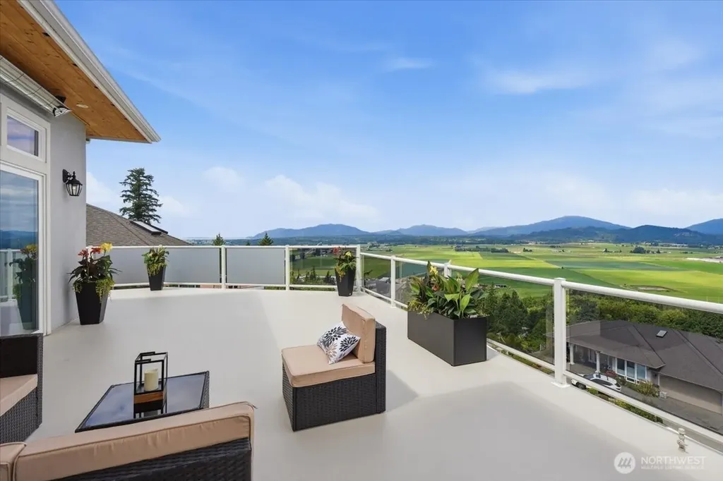 880 Bella Vista Lane Burlington WA 98233