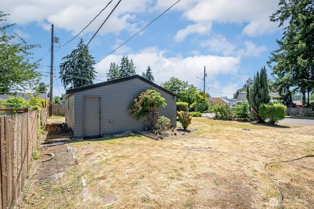 6851 S Gove Street Tacoma WA 98409