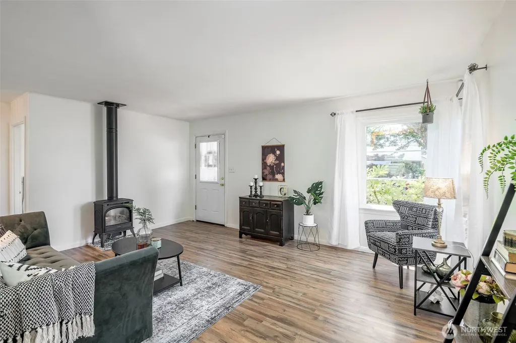 6851 S Gove Street Tacoma WA 98409