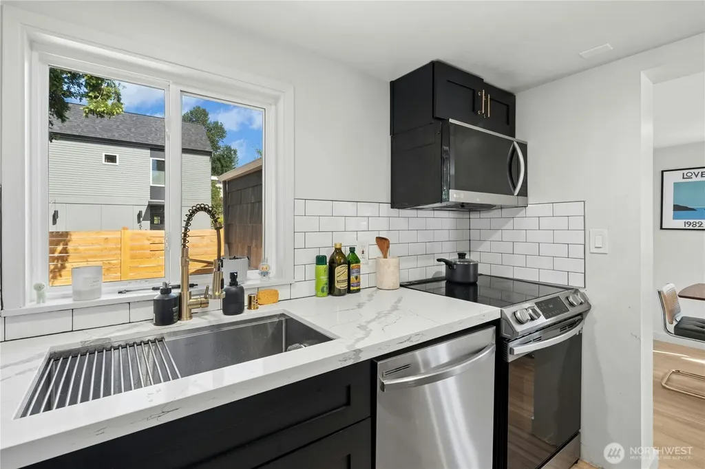 9520 2nd Avenue NW Seattle WA 98117