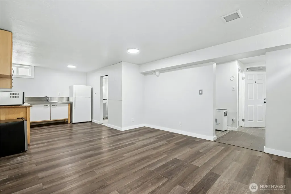 9520 2nd Avenue NW Seattle WA 98117