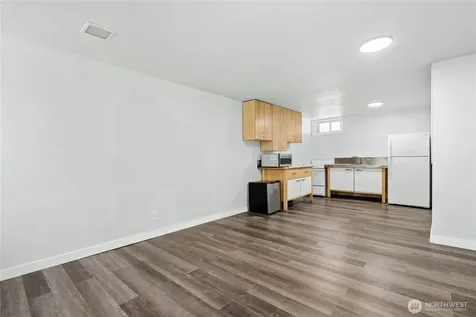 9520 2nd Avenue NW Seattle WA 98117
